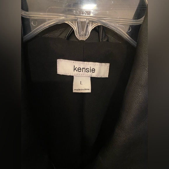 Black Jacket - Picture 5 of 13